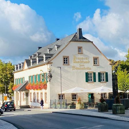 Zum Simonbraeu Hotel Битбург Екстериор снимка