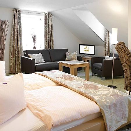 Zum Simonbraeu Hotel Битбург Екстериор снимка