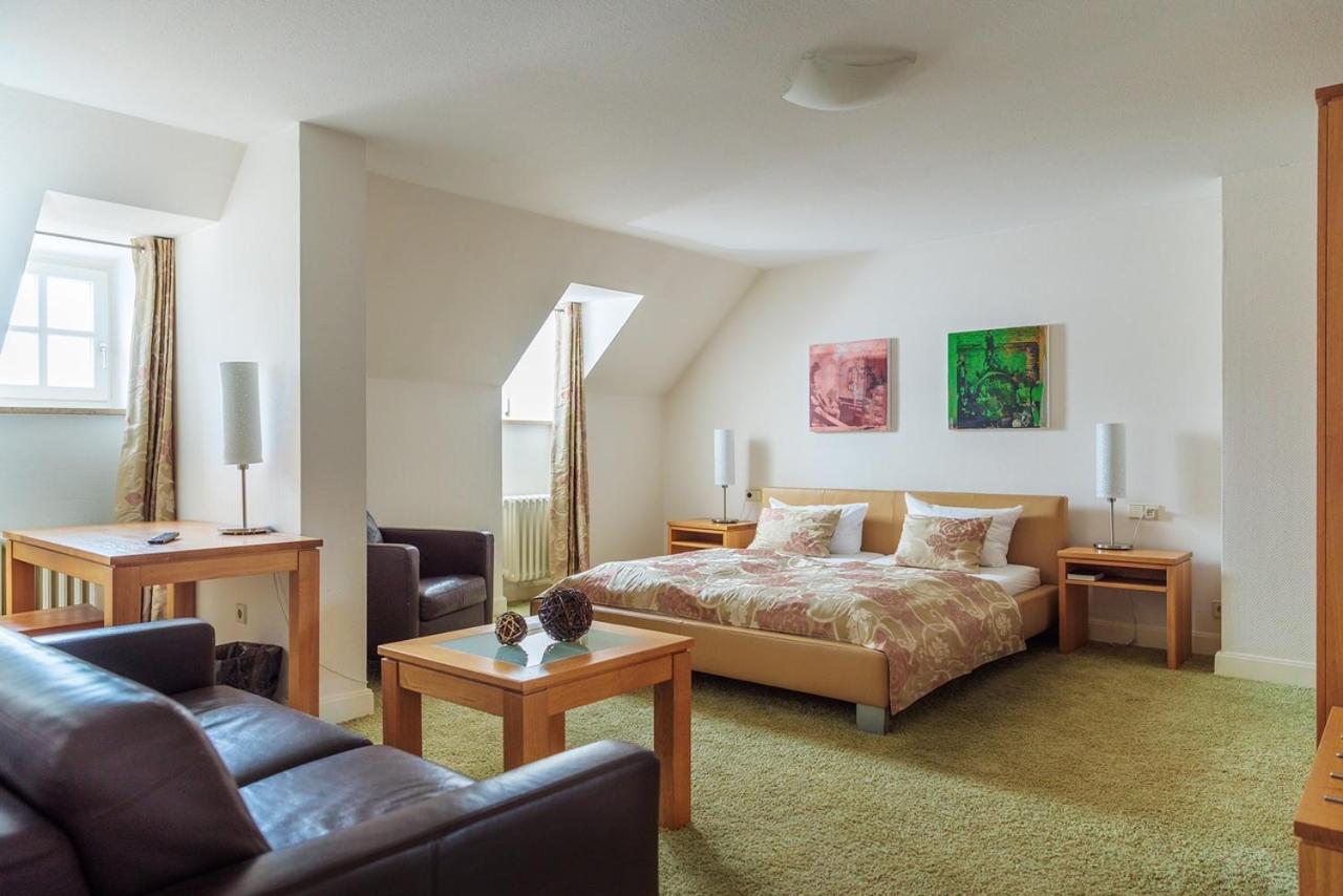 Zum Simonbraeu Hotel Битбург Екстериор снимка
