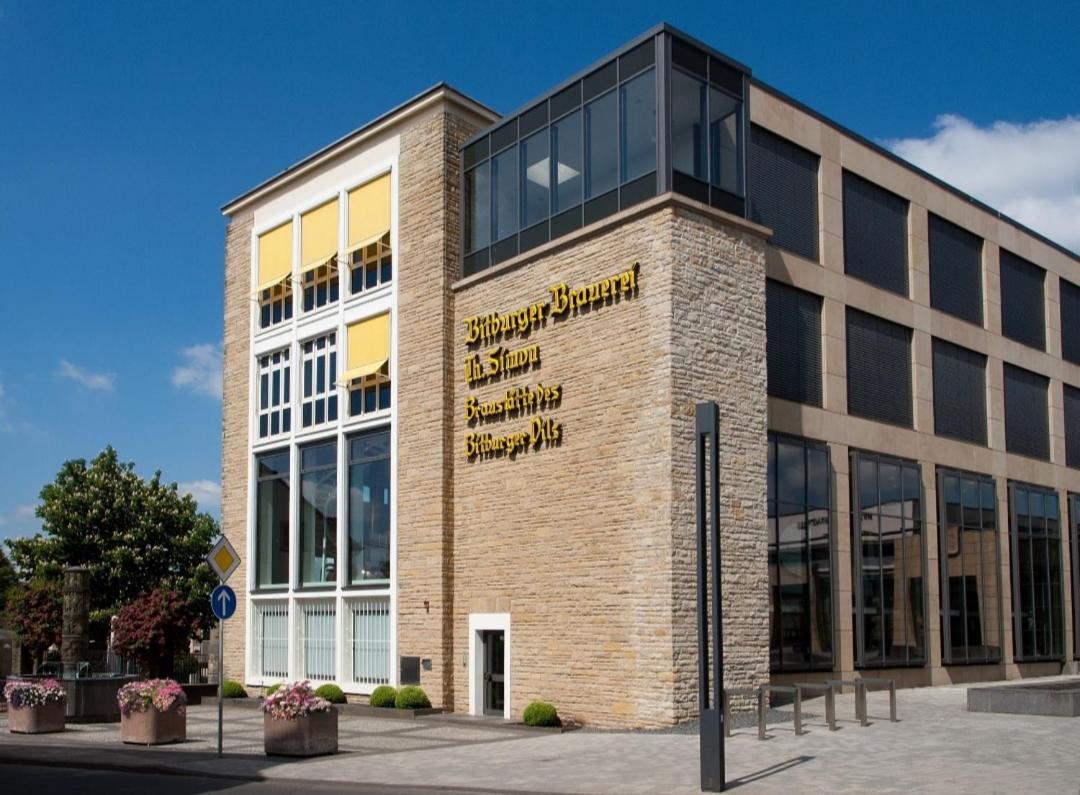 Zum Simonbraeu Hotel Битбург Екстериор снимка