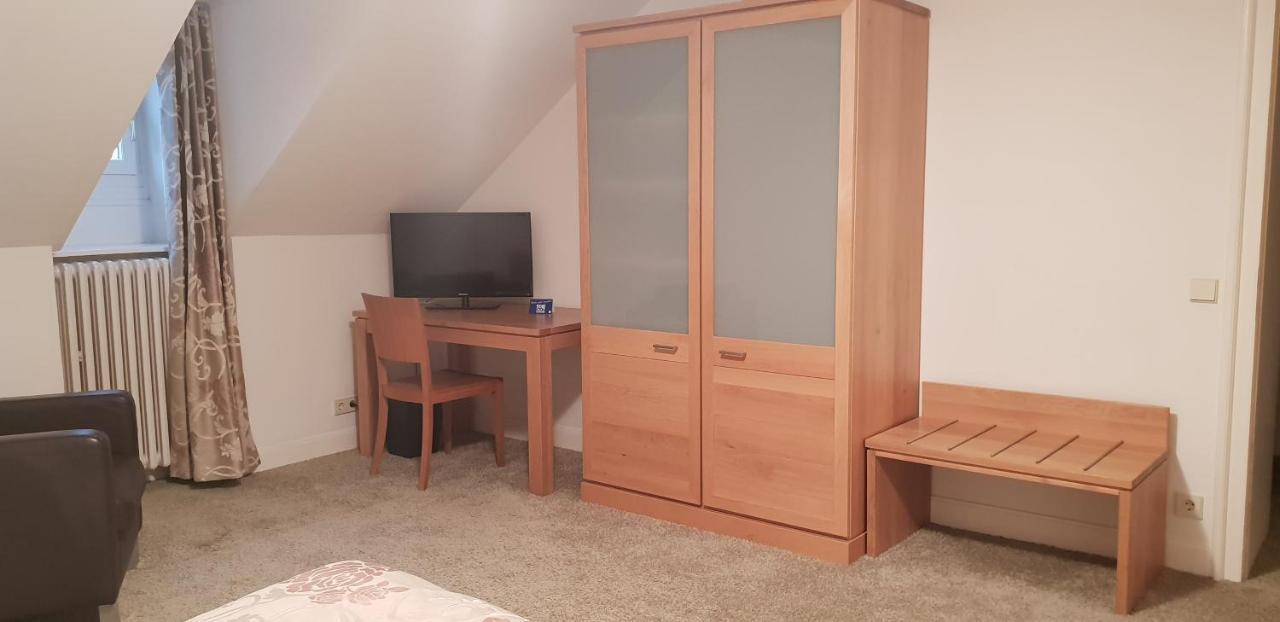 Zum Simonbraeu Hotel Битбург Екстериор снимка