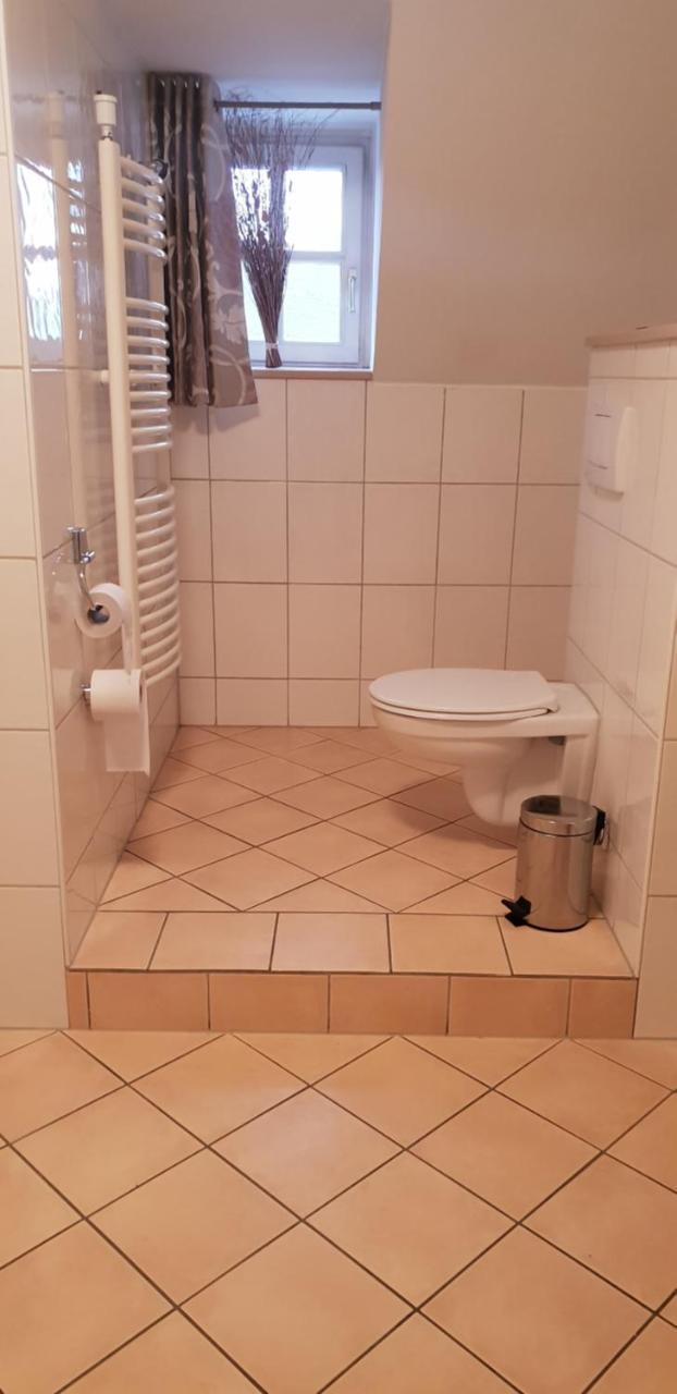Zum Simonbraeu Hotel Битбург Екстериор снимка