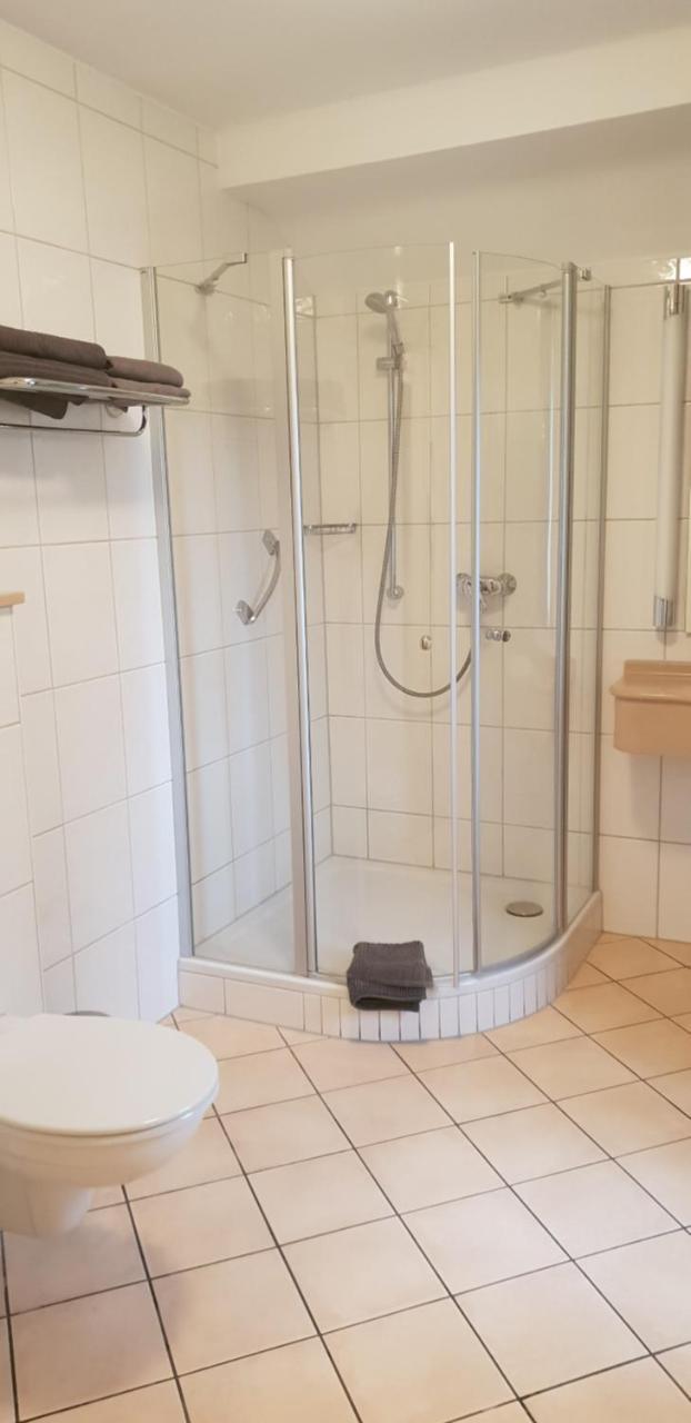 Zum Simonbraeu Hotel Битбург Екстериор снимка